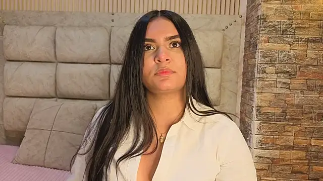 amarahanks1 online show from November 2025 06:59:02 PM