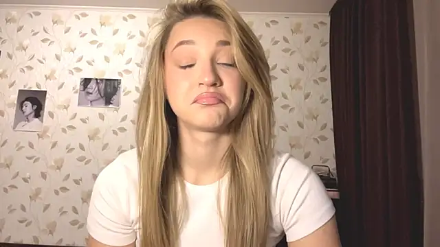 Snapshot of OrethaEredia chatting on October 2025 04:30:02 PM OrethaEredia online show from October 2025 04:30:02 PM