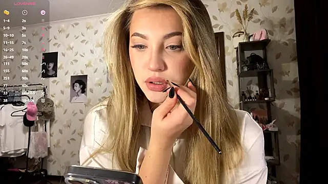 OrethaEredia online show from November 2025 03:16:02 PM