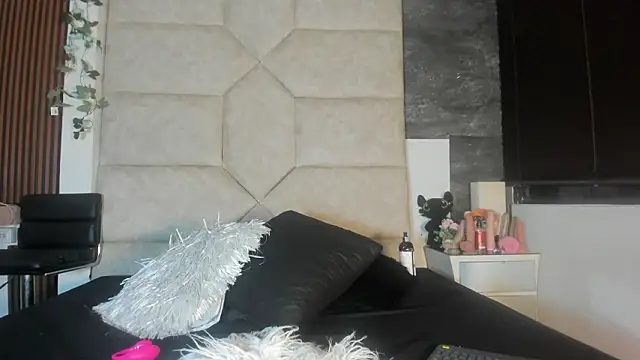 Liia Leens online show from February 2026 03:36:02 AM