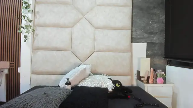 Liia Leens online show from February 2026 04:46:02 AM