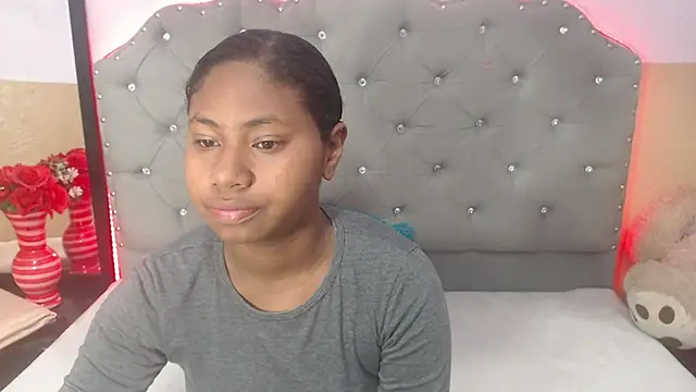 valentinavega18x online show from November 2025 04:33:02 AM