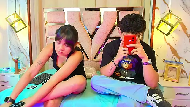 Zoe And Dylan  online show from November 2025 01:03:01 PM