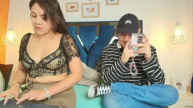 Zoe And Dylan  online show from February 2026 12:36:01 PM