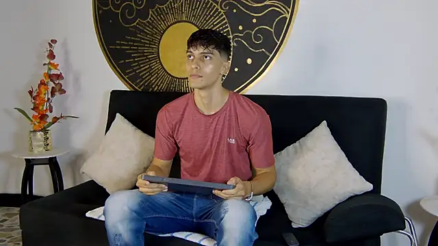 AlessioVitale online show from November 2025 12:56:01 PM