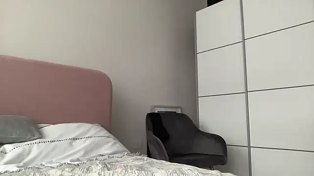 Snapshot of HotLdyllic chatting on November 2025 01:33:02 PM HotLdyllic online show from November 2025 01:33:02 PM