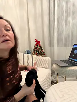 HotLdyllic online show from December 2025 04:03:02 PM