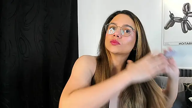 Cloe Bonne online show from November 2025 09:38:02 PM