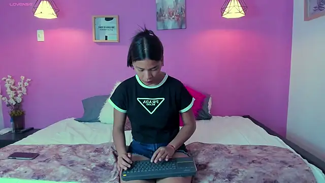 Snapshot of Miaa_Coleman chatting on November 2025 03:22:01 PM Miaa Coleman online show from November 2025 03:22:01 PM