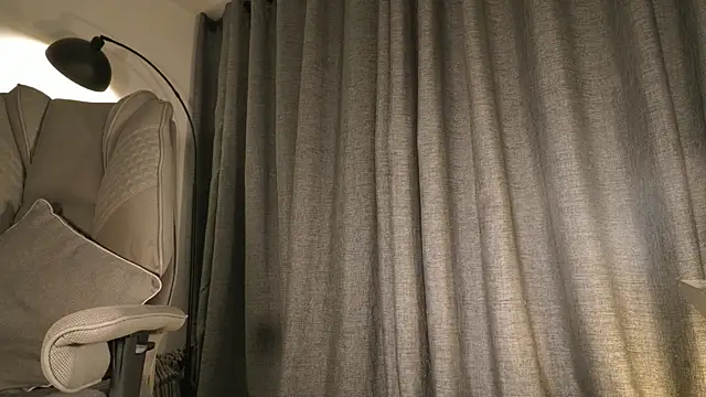 lianewhite online show from April 2026 01:49:01 AM