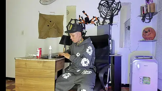 Snapshot of xxxTerrysxxx chatting on October 2025 06:47:01 AM xxxTerrysxxx online show from October 2025 06:47:01 AM