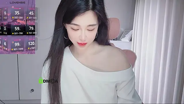 Snapshot of YunShan-33 chatting on May 2026 04:19:01 AM YunShan-33 online show from May 2026 04:19:01 AM