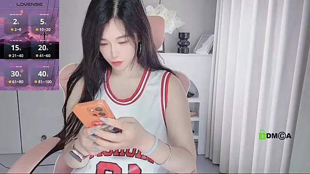 Snapshot of YunShan-33 chatting on May 2026 05:37:02 AM YunShan-33 online show from May 2026 05:37:02 AM