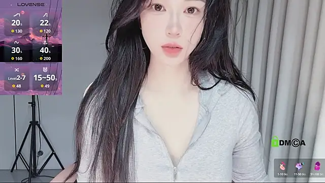 Snapshot of YunShan-33 chatting on June 2026 03:29:02 AM YunShan-33 online show from June 2026 03:29:02 AM