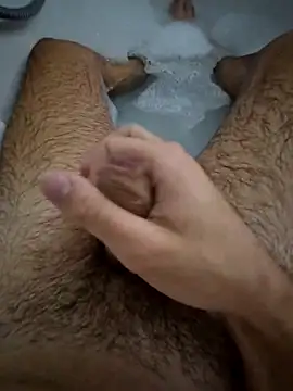 Snapshot of Loovv3 chatting on October 2025 09:43:01 AM Loovv3 online show from October 2025 09:43:01 AM