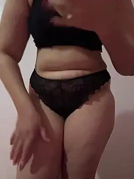 Snapshot of Diva_loula chatting on January 2026 05:07:02 PM Diva loula online show from January 2026 05:07:02 PM