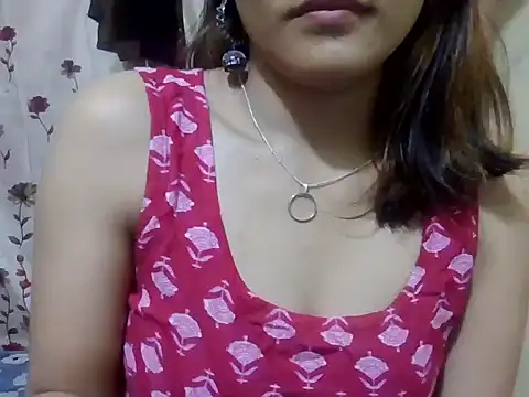 maira 33 online show from November 2025 03:56:01 PM