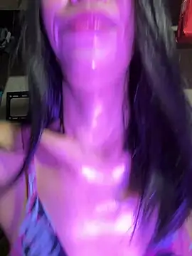 bellaUtops online show from April 2026 07:26:01 PM