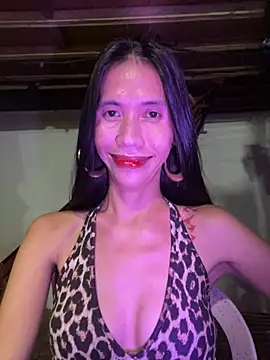 Snapshot of bellaUtops chatting on July 2026 05:41:01 PM bellaUtops online show from July 2026 05:41:01 PM