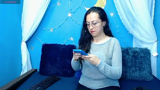 Lauryn Jones online show from February 2026 07:10:01 PM