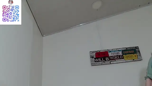 Snapshot of Victoria_Founta1n chatting on November 2025 10:01:01 PM Victoria Founta1n online show from November 2025 10:01:01 PM