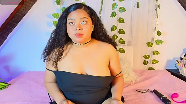 Snapshot of alanaa_gomezz chatting on June 2026 05:44:01 PM alanaa gomezz online show from June 2026 05:44:01 PM