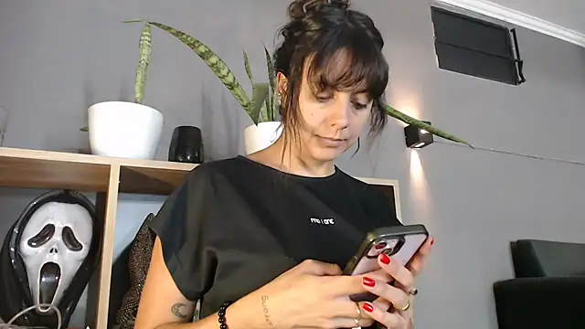 mickystrumia23 online show from February 2026 07:08:02 PM