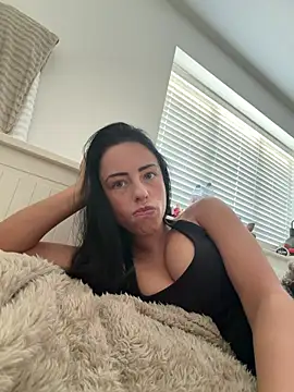 Snapshot of Bethrae25 chatting on February 2026 03:40:02 PM Bethrae25 online show from February 2026 03:40:02 PM