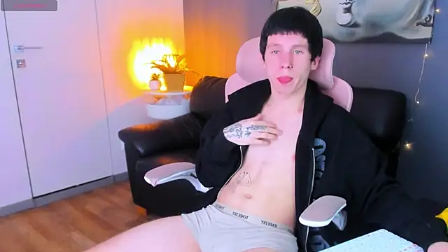 CutieKai  online show from April 2026 04:12:02 PM