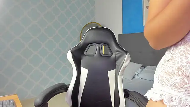 shanel smithh online show from November 2025 12:05:01 PM