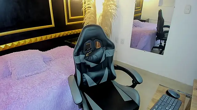 shanel smithh online show from April 2026 12:13:01 PM