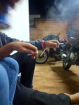 013boyy online show from December 2025 03:01:02 AM