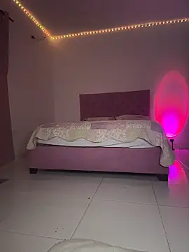 EmillieX online show from February 2026 01:21:01 AM