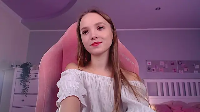 Adria Arjona online show from November 2025 07:42:01 AM