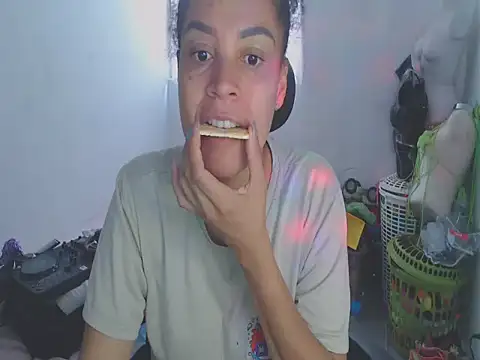 shayna cute online show from May 2026 12:56:01 PM