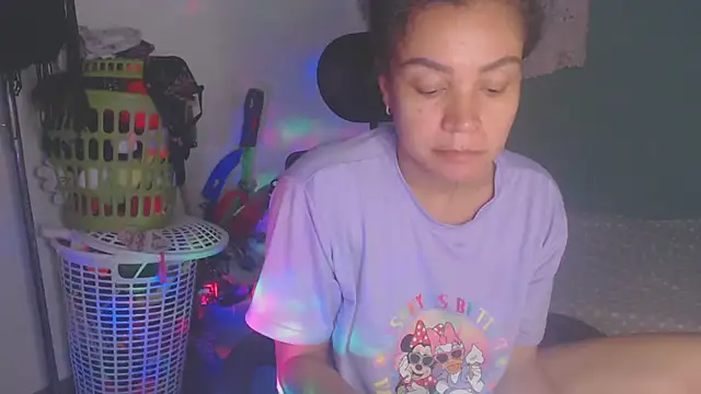 shayna cute online show from June 2026 12:44:02 AM