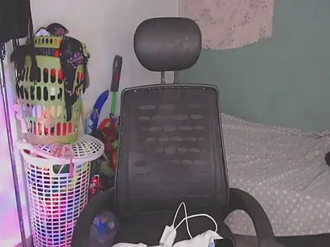 shayna cute online show from July 2026 02:40:02 AM