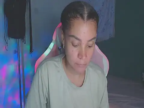 shayna cute online show from July 2026 11:32:01 PM