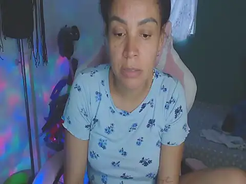 shayna cute online show from July 2026 11:08:01 PM