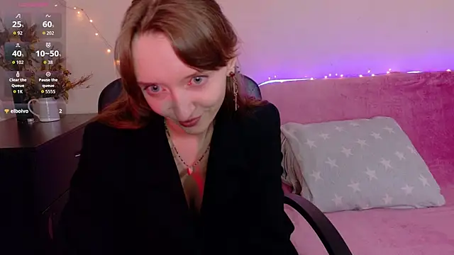 TinyMuse  online show from November 2025 06:23:02 PM