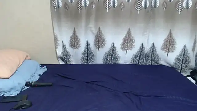 Snapshot of SexyLipss_ chatting on May 2026 12:08:01 AM SexyLipss online show from May 2026 12:08:01 AM