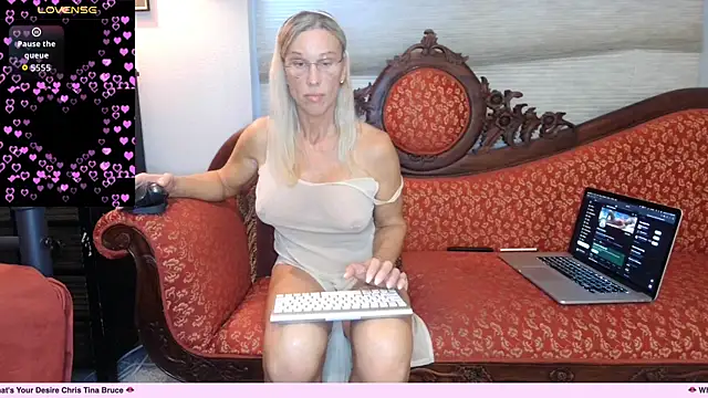 ChrisTinaBruce online show from November 2025 02:00:01 PM