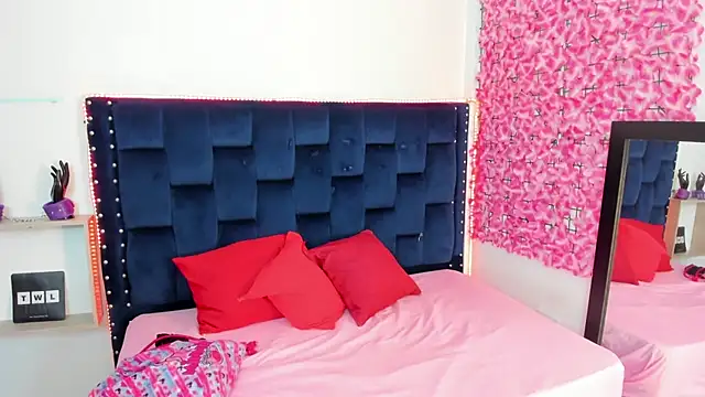 angie harmony online show from November 2025 12:04:01 PM