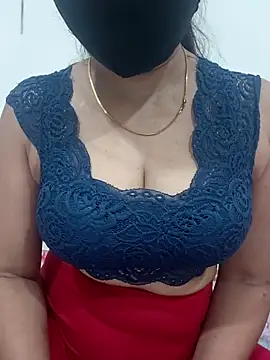 Aarti909090 online show from July 2026 06:35:02 PM