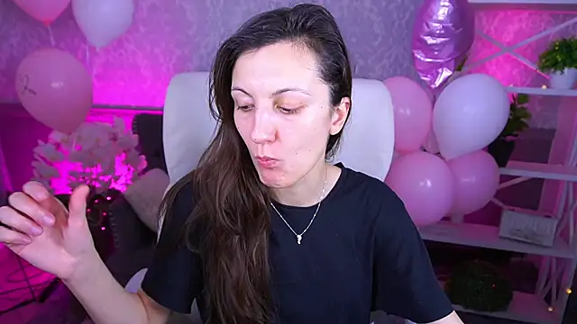 ZafiraMoonn online show from February 2026 02:06:01 PM