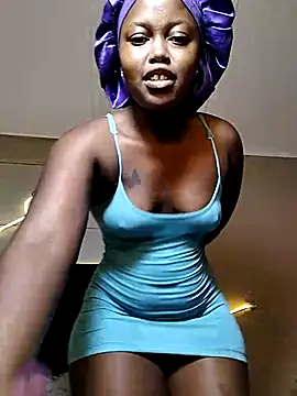 Snapshot of SweetSavage18 chatting on July 2026 07:12:02 PM SweetSavage18 online show from July 2026 07:12:02 PM