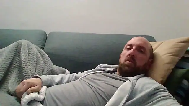 Snapshot of luca_beech88 chatting on April 2026 05:48:01 PM luca beech88 online show from April 2026 05:48:01 PM