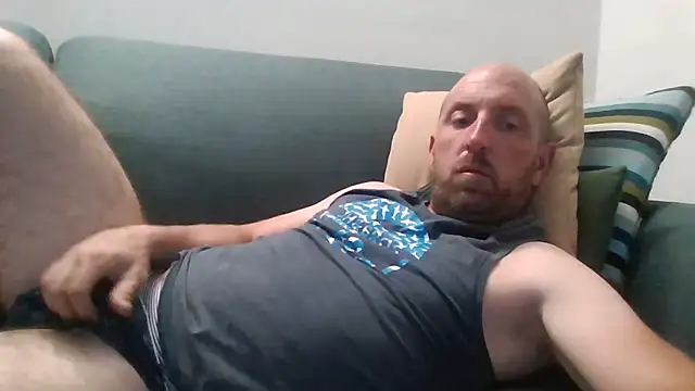 Snapshot of luca_beech88 chatting on May 2026 06:04:01 PM luca beech88 online show from May 2026 06:04:01 PM