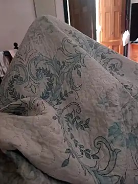 Snapshot of YostinAndSabri chatting on November 2025 11:58:01 AM YostinAndSabri online show from November 2025 11:58:01 AM