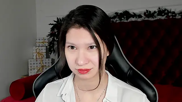 SaraDenars online show from December 2025 04:17:01 AM